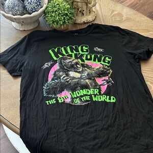 Men’s King Kong Black Graphic T-Shirt Medium